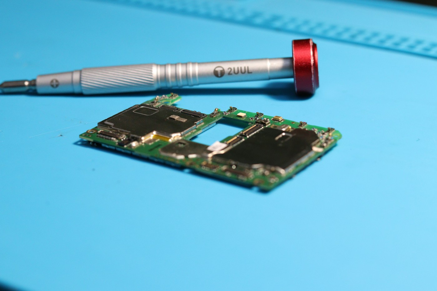Computer & device services — illustrative industry photography